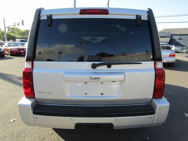 2006 Jeep Commander 4dr 4X4 *SILVER* 65 EDITION RUNS AWESOME !! -... for sale in Milwaukie, OR – photo 8