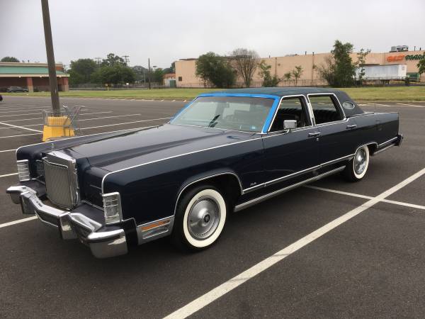1979 LINCOLN CONTINENTAL TOWNCAR.NICE CLASSIC RELIABLE SOLID CRUISER... for sale in Lindenhurst, NY – photo 3