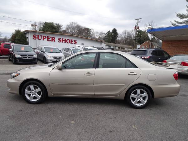 2005 Toyota Camry SE, Immaculate Condition 90 Day Warranty - cars for sale in Roanoke, VA – photo 8