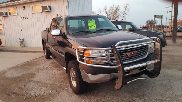 2001 GMC SLT 2500HD Crew 4x4 - cars & trucks - by owner - vehicle... for sale in Fargo, ND – photo 2