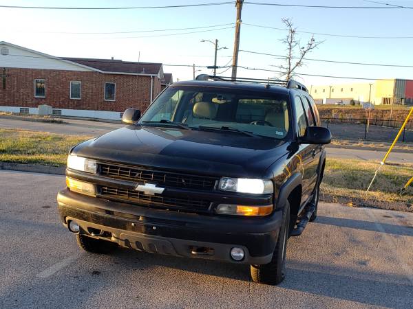 2002 Chevy Tahoe 4x4 z71 - cars & trucks - by dealer - vehicle... for sale in Saint Louis, MO – photo 2