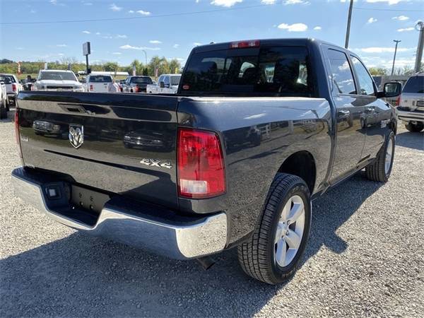 2017 Ram 1500 SLT **Chillicothe Truck Southern Ohio's Only All Truck... for sale in Chillicothe, OH – photo 5