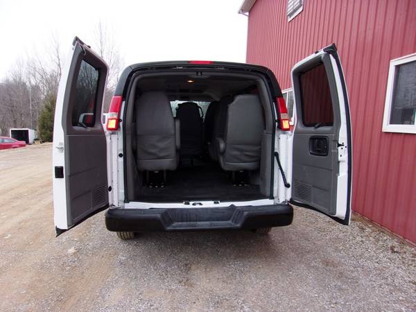 2015 Chevy Express 8 Pass, Custom Seating, Running Boards! SK WH2229 for sale in Millersburg, OH – photo 8