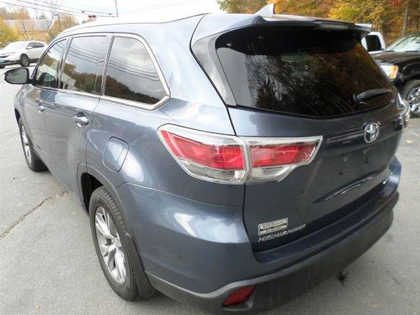 2015 Toyota Highlander XLE AWD V6 - cars & trucks - by dealer -... for sale in North Springfield, VT – photo 4