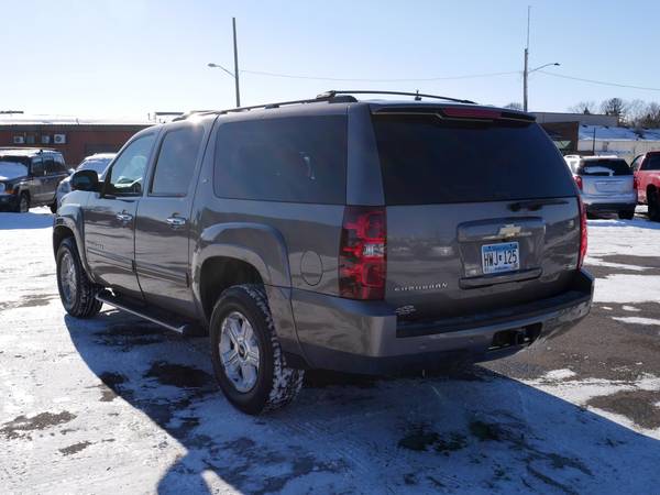 2011 Chevrolet Suburban LT 1500 - - by dealer for sale in Buffalo, MN – photo 3