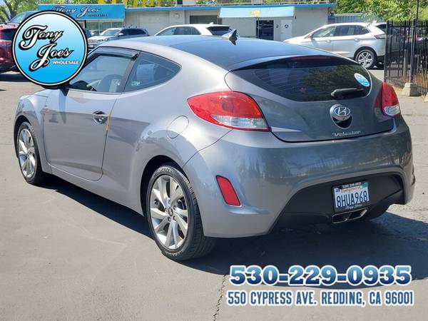 2017 Hyundai Veloster Coupe 3 DR, 27/37 MPG Only 56K miles for sale in Redding, CA – photo 3
