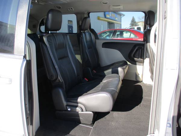 2015 Chrysler Town & Country Touring - - by dealer for sale in Sauk Centre, MN – photo 7