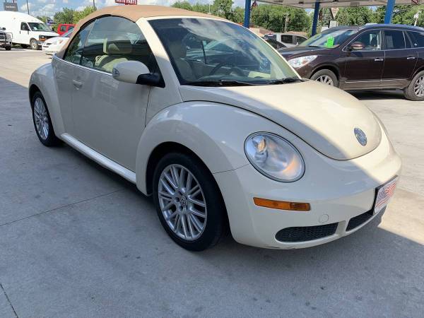 ★★★ 2007 Volkswagen New Beetle Convertible / Priced to Move! ★★★ -... for sale in Grand Forks, ND – photo 4