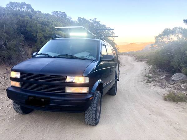 Chevy Astro 4.3L All-Wheel-Drive - cars & trucks - by owner -... for sale in Escondido, CA – photo 2