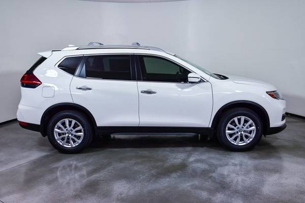 2019 Nissan Rogue SV suv Pearl White for sale in Las Vegas, NV – photo 6