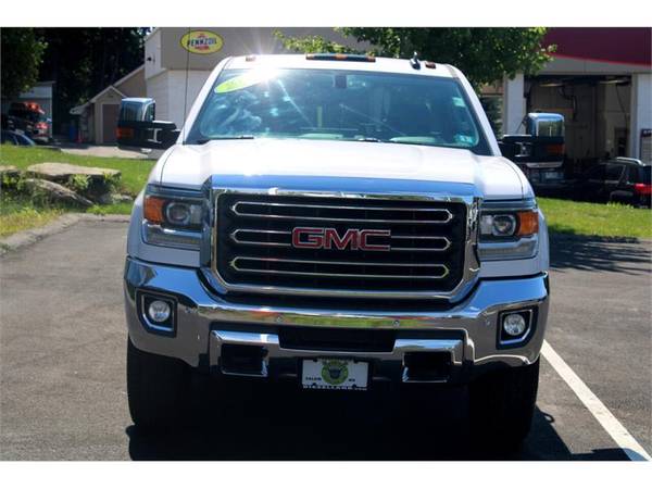 2015 GMC Sierra 2500HD available WiFi 4WD CREW CAB SLT 6.0 VORTEC... for sale in Salem, NH – photo 3