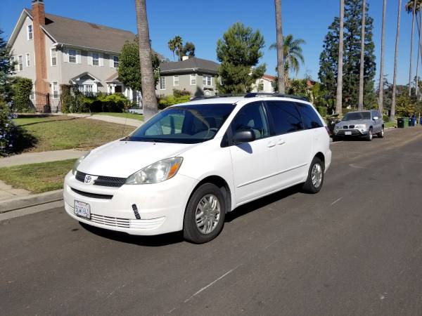 2004 toyota sienna le white color no accident smog passed excellent for sale in Downtown L.A area, CA – photo 3