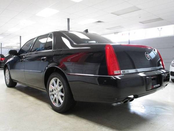 2010 Cadillac DTS *Luxury* *Guaranteed Approval* - cars & trucks -... for sale in East Dundee, WI – photo 9