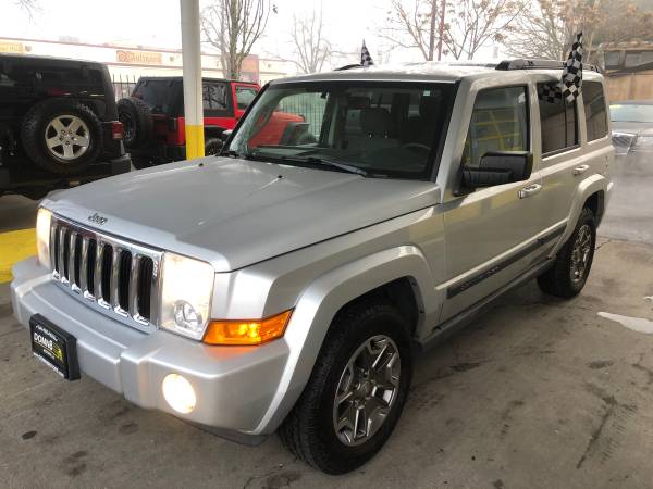 ***2007 Jeep Commander 4X4**3rd Row**Low Miles**Just IN!!*** - cars... for sale in Springfield, OR – photo 2