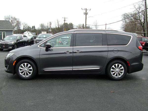 ► 2018 CHRYSLER PACIFICA TOURING L with REMAINING FACTORY WARRANTY -... for sale in Feeding Hills, MA – photo 2