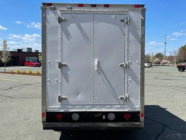05 Ford E-350 E350 XL 10ft Hi Cube Utility Van Gas 1 Owner SKU: 13923 for sale in south jersey, NJ – photo 3