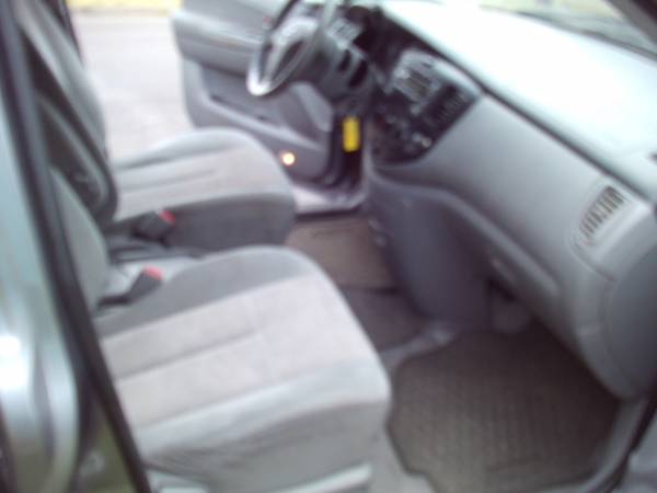 2004 Mazda MPV 4dr LX with Black folding pwr side mirrors - cars &... for sale in Vancouver, OR – photo 10
