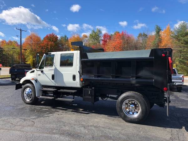 2007 INTERNATIONAL CREW CAB 4300 DT 466 ONLY 33K MILE DUMP TRUCK -... for sale in Kingston, NH – photo 12