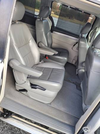 2009 Volkswagen Routan SEL - cars & trucks - by owner - vehicle... for sale in Lawrenceville, GA – photo 8