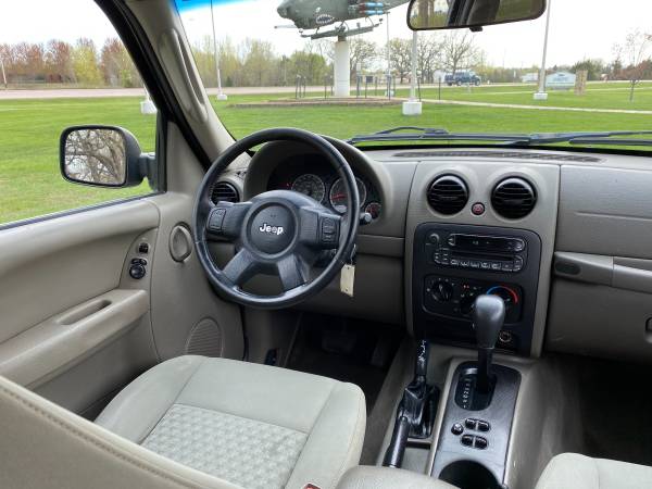 2006 JEEP LIBERTY SPORT 4WD V6 - - by dealer - vehicle for sale in Shakopee, MN – photo 14