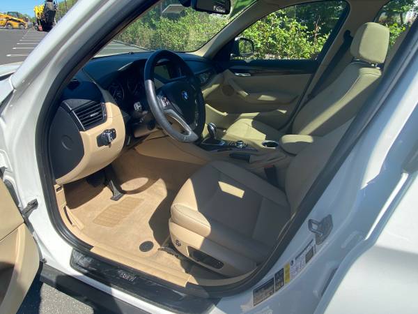 BEAUTIFUL 2015 BMW X1 DRIVE28i AWD LEATHER LOADED! LOW MILES! LIKE for sale in Jenkintown, PA – photo 7