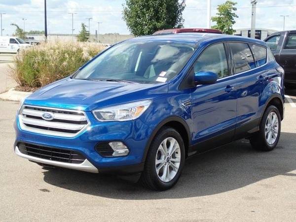 2017 Ford Escape SUV SE (Lightning Blue Metallic) GUARANTEED for sale in Sterling Heights, MI – photo 4