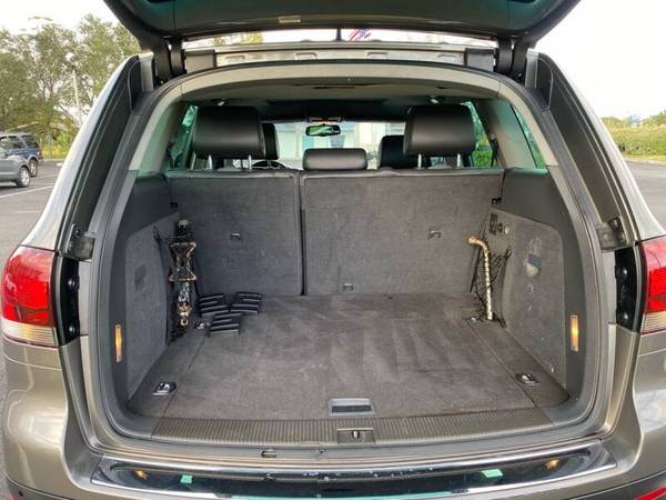 2010 Volkswagen Touareg - cars & trucks - by dealer - vehicle... for sale in PORT RICHEY, FL – photo 11