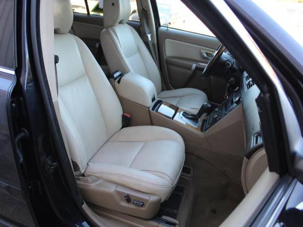 Non Smoker Owned* 2008 Volvo XC90 w/Sunroof/3rd Row - cars & trucks... for sale in Louisville, KY – photo 16