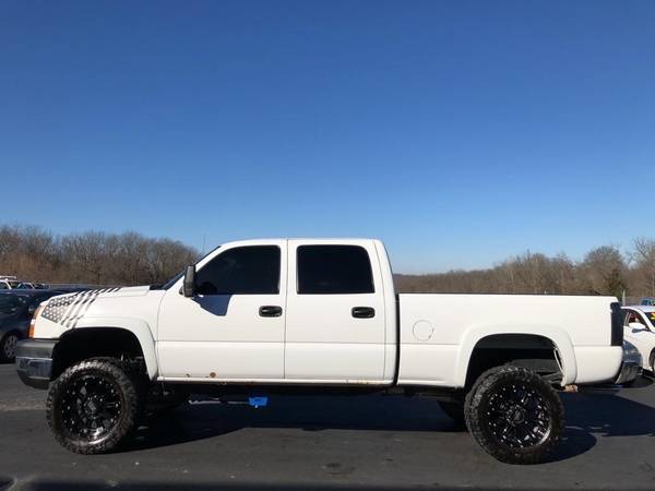 2006 CHEVROLET SILVERADO 2500H - ALL CREDIT WELCOME! - cars & trucks... for sale in Independence, MO