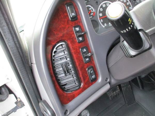 2017 Freightliner M2 106 Medium Duty 24 FOOT BOX TRUCK, LIFTGATE for sale in South Amboy, PA – photo 15