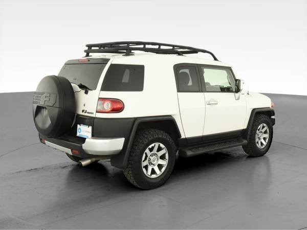 2014 Toyota FJ Cruiser Sport Utility 2D suv White - FINANCE ONLINE -... for sale in Syracuse, NY – photo 11