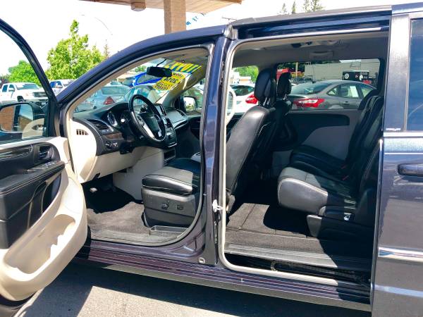 ** 2014 CHRYSLER TOWN AND COUNTRY ** PRICE DROP!! for sale in Anderson, CA – photo 8
