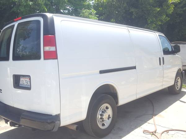 2013 Chevy Express c2500 c3500 3/4 ton 8 lugs ex long body v8 5 3 for sale in North Hollywood, CA – photo 3
