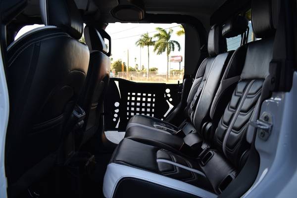 2021 Jeep Gladiator Sport S 4x4 4dr Crew Cab 5.0 ft. SB Pickup Truck... for sale in Miami, FL – photo 22