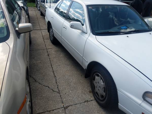 Clean 1994 Toyota Camry for sale in Akron, OH – photo 3