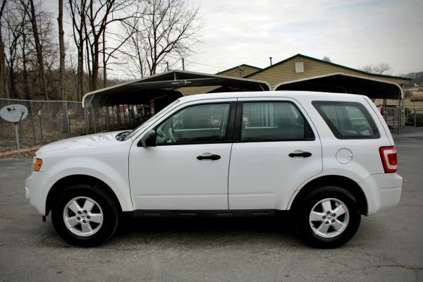 2009 Ford Escape XLS AWD - - by dealer - vehicle for sale in Camby, IN – photo 3