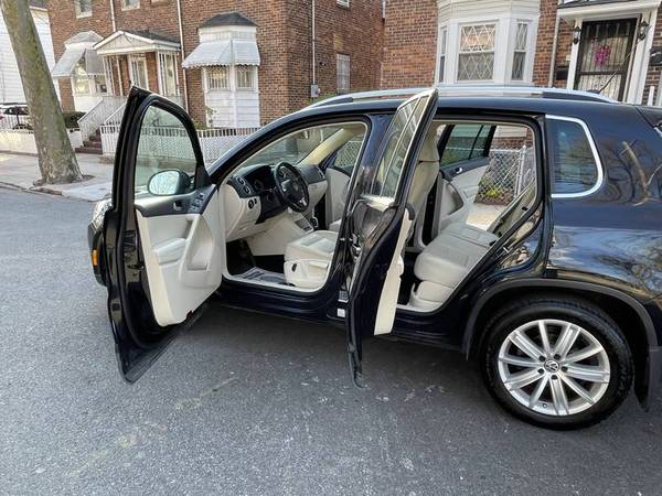 2011 VW Volkswagen Tiguan SE 4Motion wSunroof and Navi suv Alpine for sale in Jersey City, NJ – photo 22