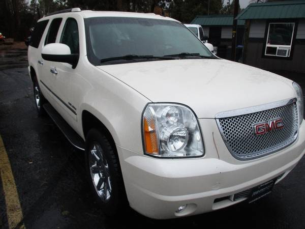 2013 GMC Yukon XL AWD 4dr 1500 Denali - cars & trucks - by dealer -... for sale in Bend, OR – photo 7
