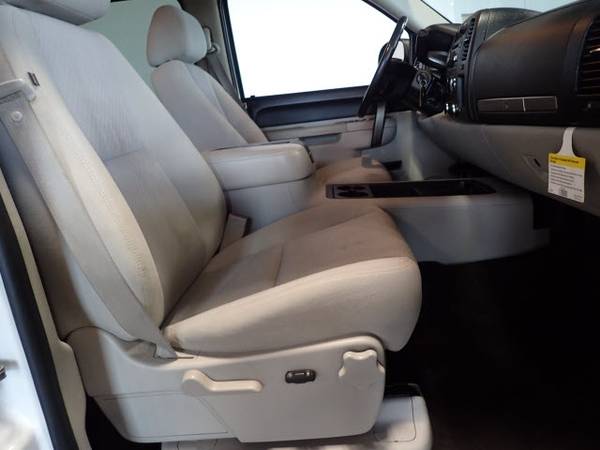2011 Chevrolet Silverado 1500 4x4 LT 4dr Crew Cab 5.8 ft. SB, White for sale in Gretna, NE – photo 17