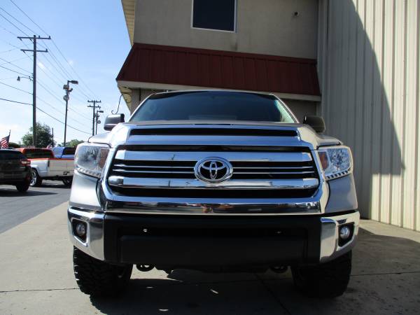 LIFTED 2016 TOYOTA TUNDRA SR5 SILVER 5.7L V8 4X4 CREWMAX *CLEAN L@@K for sale in KERNERSVILLE, SC – photo 8