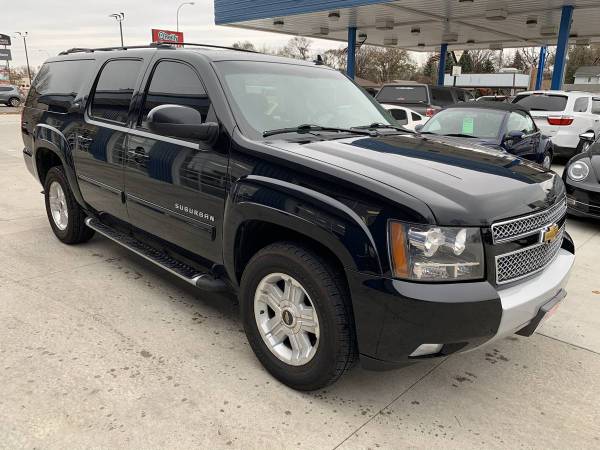 ★★★ 2013 Chevrolet Suburban LT 4x4 / DVD / Loaded Leather! ★★★ -... for sale in Grand Forks, ND – photo 4