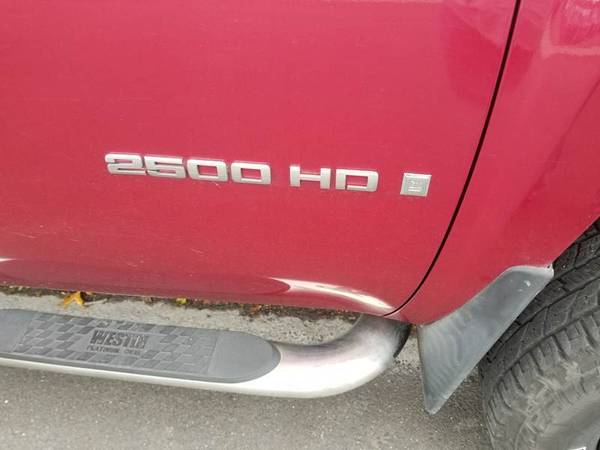 🚗 2007 CHEVROLET SILVERADO 2500HD “LT1” FOUR DOOR CREW CAB 4WD SB -... for sale in Milford, MA – photo 8