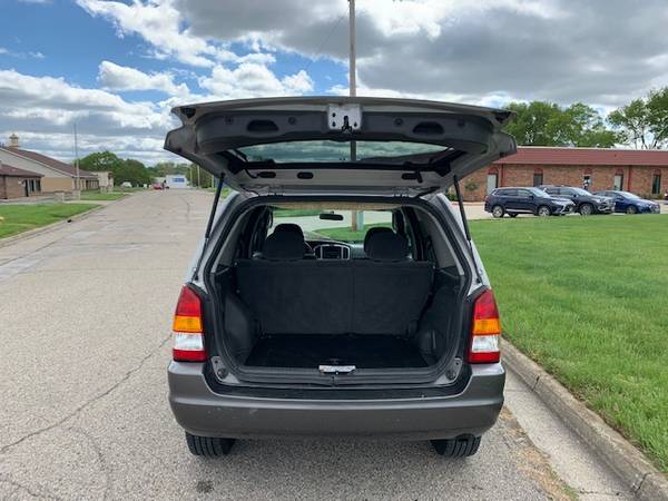 2004 Mazda Tribute LX - - by dealer - vehicle for sale in Dayton, OH – photo 9