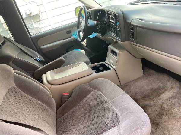 2002 Chevy Suburban for sale in New Haven, CT – photo 6