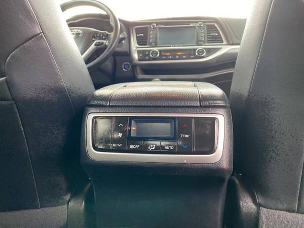 2017 Toyota Highlander Limited Wagon - - by dealer for sale in Richmond Hill, NY – photo 16