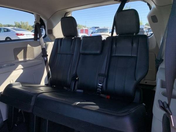 2012 Chrysler Town Country Touring Tv/DVD 3rd Row Leather V6 We Fina for sale in Canton, OH – photo 22