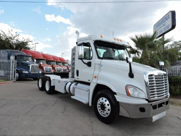 2012 FREIGHTLINER DAYCAB DD13 with for sale in Grand Prairie, TX – photo 3