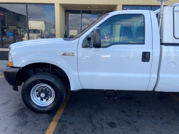 2004 Ford F-250 Super Duty 5.4L V8 8 Foot Bed 4x4 1 Owner Vehicle -... for sale in Elmhurst, IL – photo 14