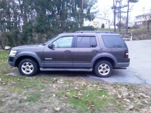 2006 Ford Explorer XLT 4X4 - cars & trucks - by owner - vehicle... for sale in Mahopac, NY – photo 4