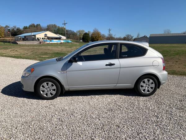 2011 Hyundai Accent gas saver - cars & trucks - by owner - vehicle... for sale in Georgetown, KY – photo 2